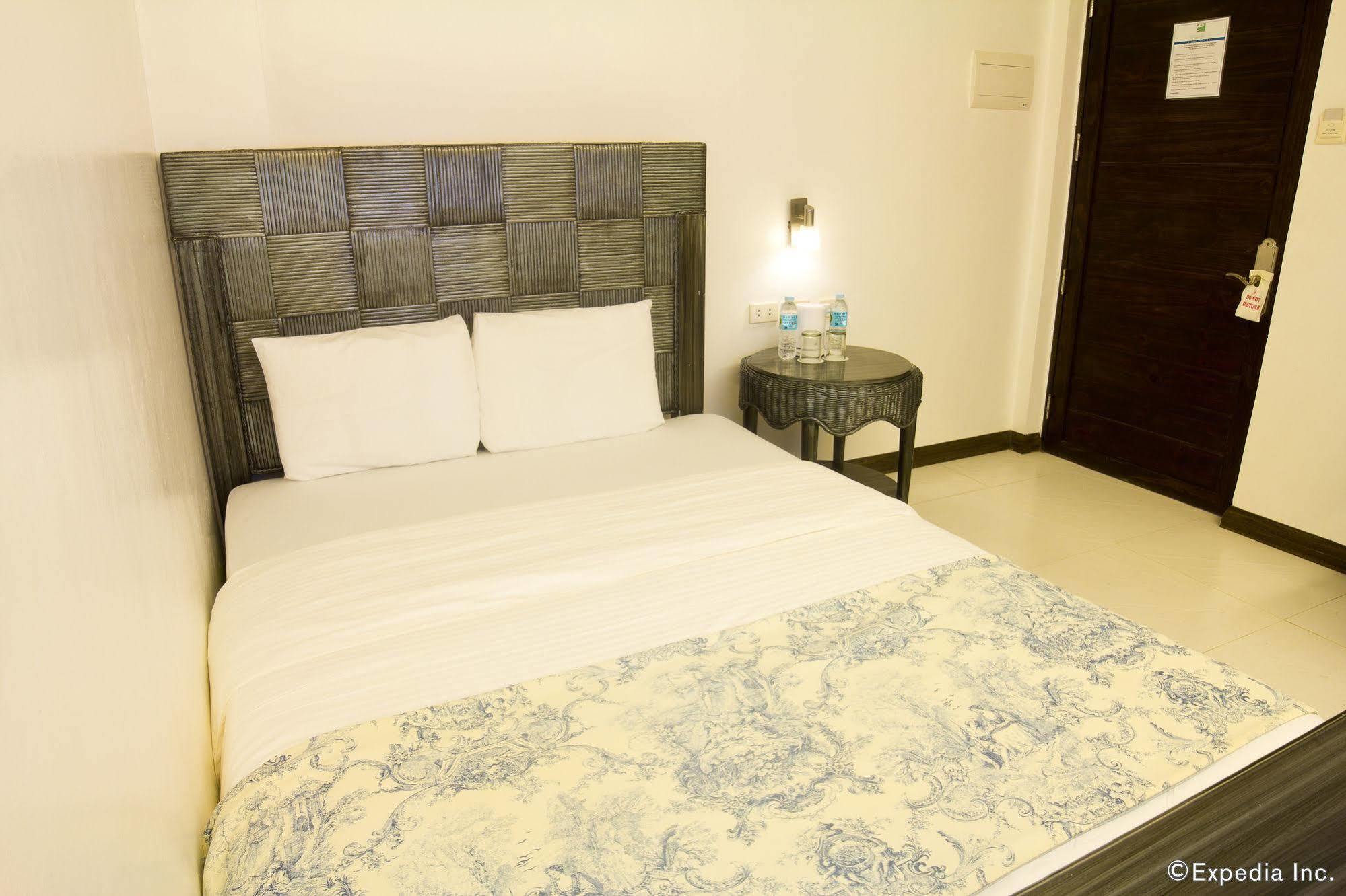 Erus Suites Hotel Boracay Manoc-Manoc Bagian luar foto